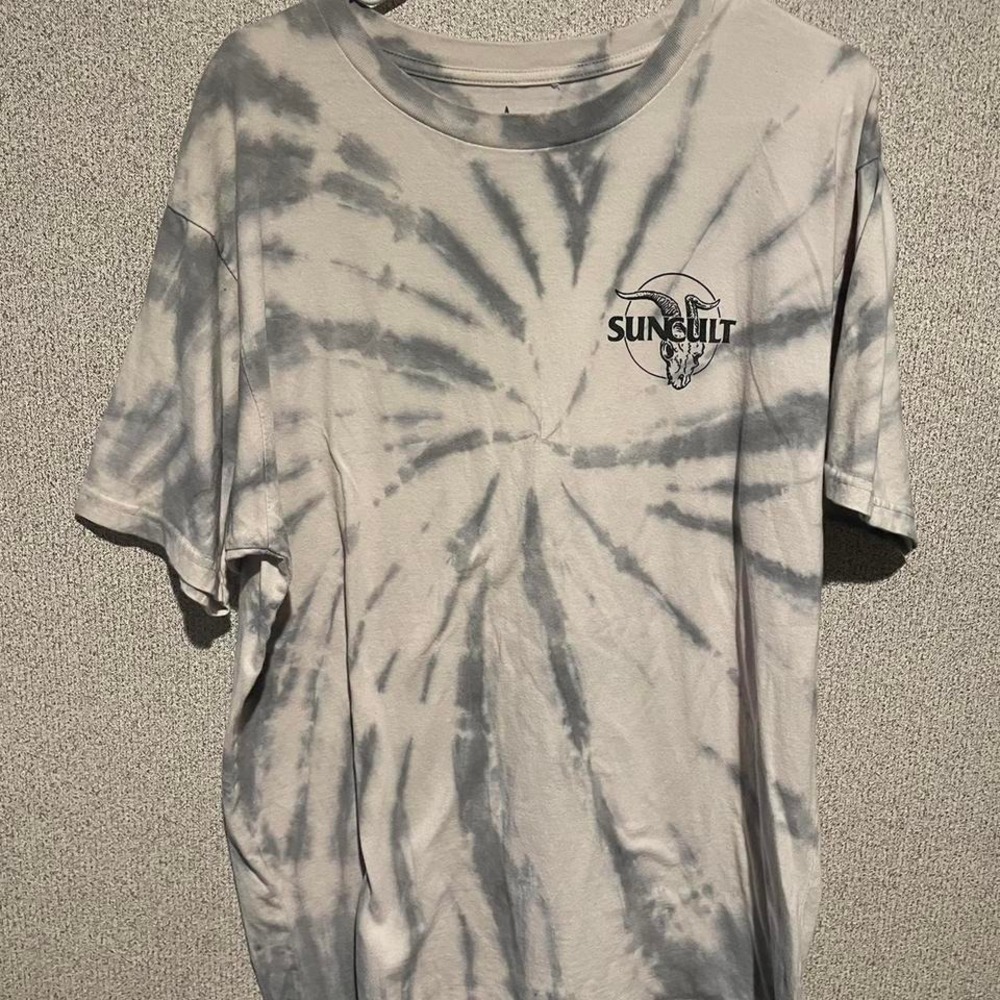 suncult‎ graphic tee